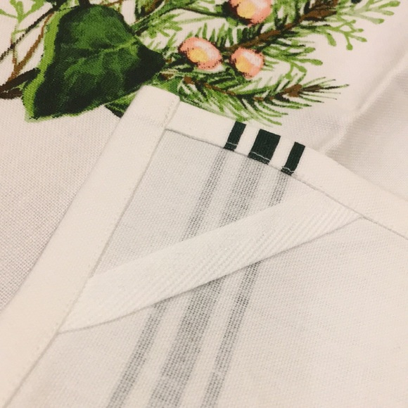 Stonewall Kitchen Frostberry Christmas Kitchen Towel, NWOT Cotton 18”x28” - Picture 9 of 10